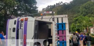 Camión cargado de repollos termina volcado en Matagalpa