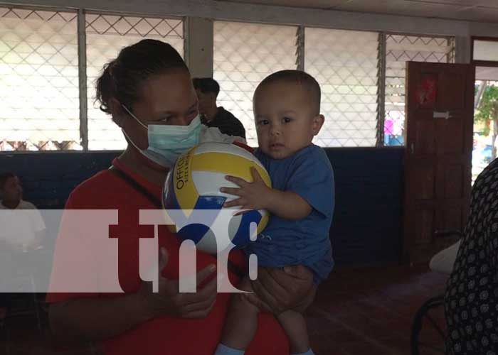 MINED entrega juguetes a niños con discapacidad en Rivas