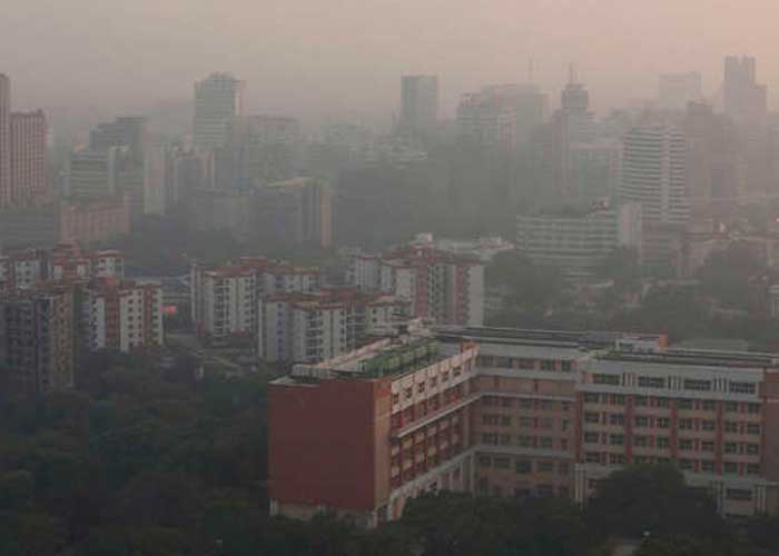 Cierran escuelas de Nueva Delhi tras aumentar la contaminación del aire