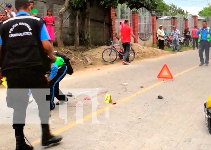 Niño muere al ser impactado por un camión en Jalapa