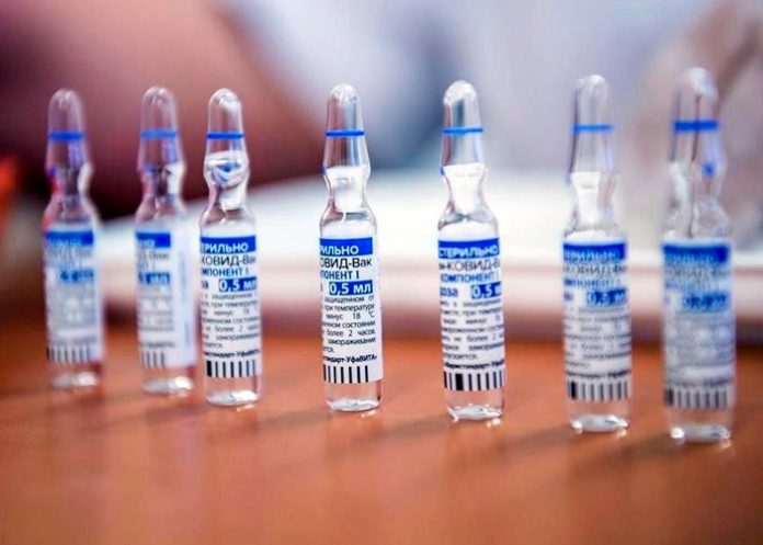 Vacuna Sputnik V es altamente eficaz contra la variante ómicron