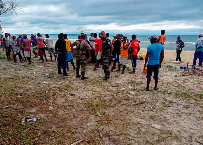 Al menos 19 muertos en el naufragio de un barco en Madagascar