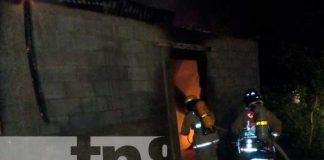 Investigan las causas de un incendio en una vivienda de Tipitapa