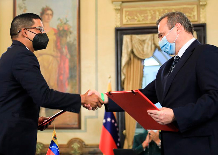 Venezuela y Belarús suscriben acuerdos de cooperación