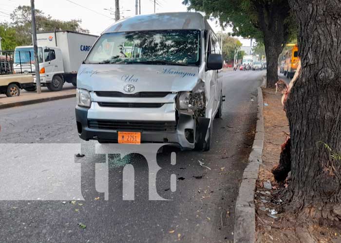  Pasajeros de microbús fueron impactados por camión en Managua