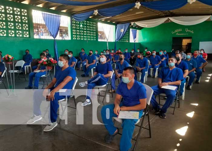 Reos son alfabetizados en Matagalpa