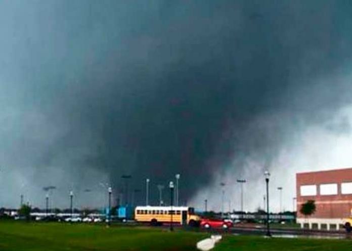 Emiten alerta de tornado para ocho estados en EEUU