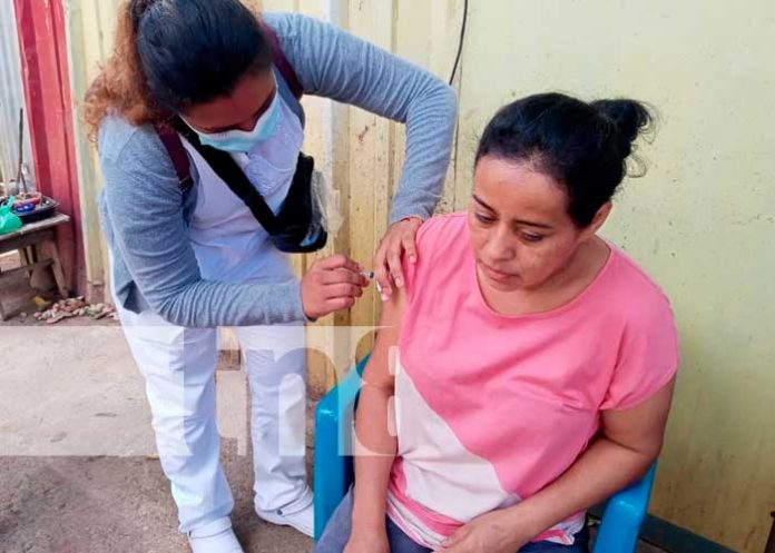 Jornada de vacunación casa a casa contra el COVID–19 en Villa Reconciliación, Managua