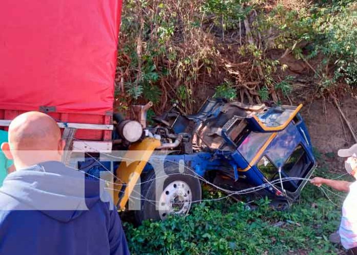 Camionero se salva de morir en trágico accidente de tránsito en Boaco