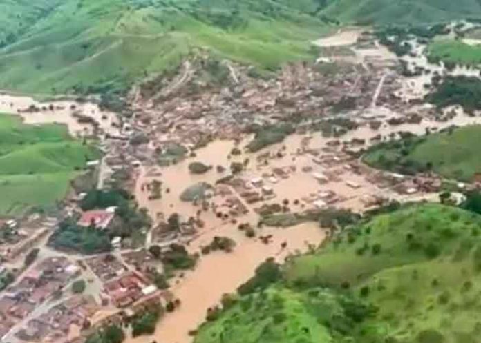 Fuertes lluvias dejan más de 11 mil desplazados en Brasil