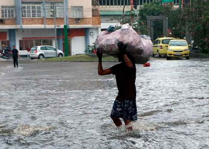 Fuertes lluvias dejan más de 11 mil desplazados en Brasil