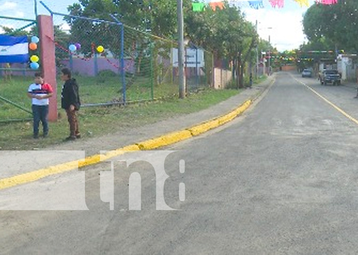 Calles nuevas en barrio de Managua /