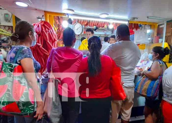 Mercados de Managua abarrotados por compras para cena de fin de año