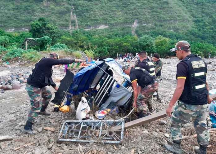 Alud causa una muerte y deja a 100 personas damnificadas en Perú