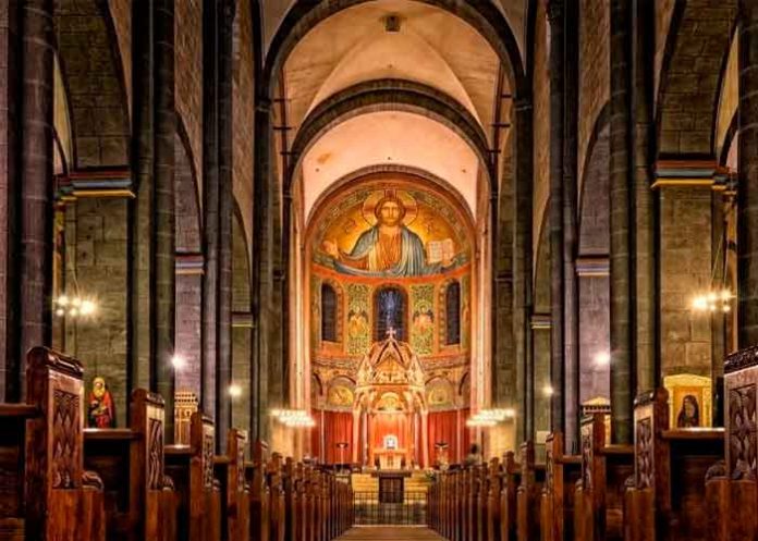 Iglesia católica en Francia vende edificio para indemnizar a víctimas de pederastia
