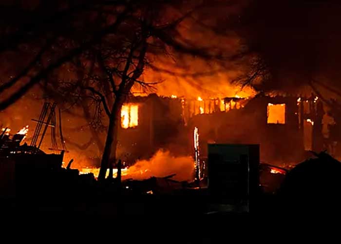 Viviendas afectadas por masivo incendio en Colorado, EEUU