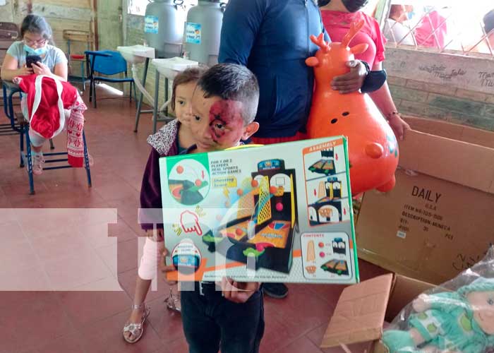 Distribución de juguetes de Navidad para niñez en Jinotega