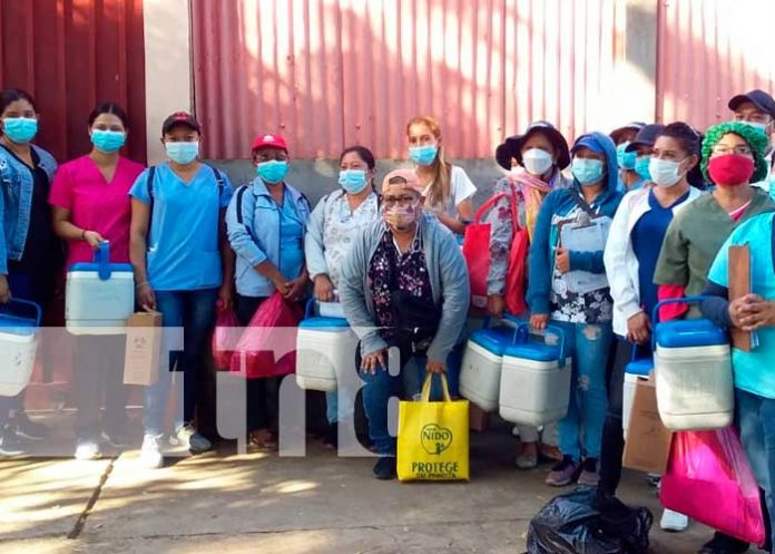 Brigadistas de vacunación en el barrio La Luz, Managua