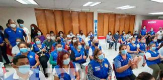 Autoridades y personal del Ministerio de la Familia en Nicaragua