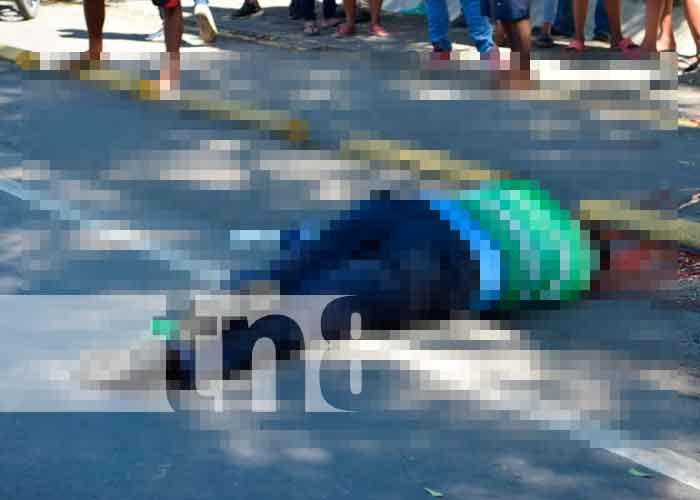 Agente de tránsito muere al ser atropellado por un bus en León