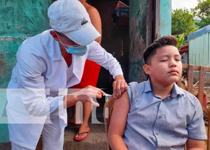Avanza inmunización contra la covid-19 en el barrio Larreynaga, Managua