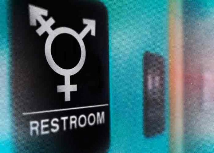 EE.UU: Colegio indemnizará con 4 millones a un estudiante transgénero