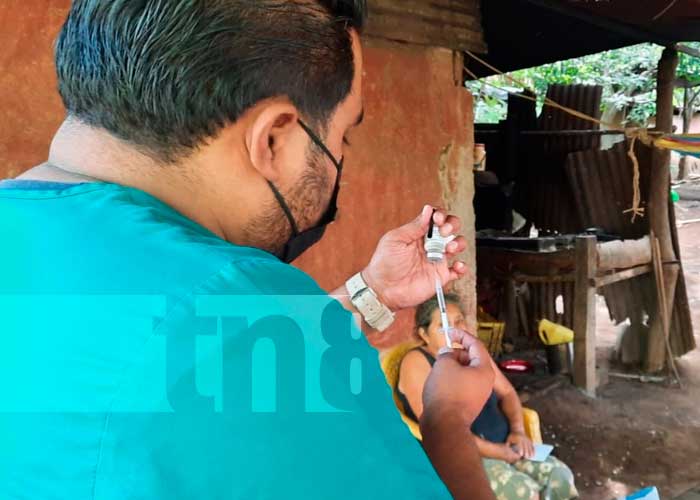 Vacunación casa a casa contra el COVID-19 en Ticuantepe