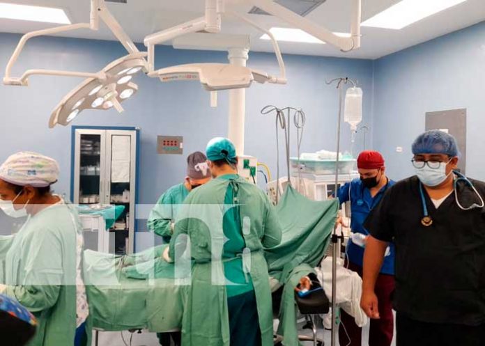 Extracción de vesícula en el Hospital Fernando Vélez Paiz