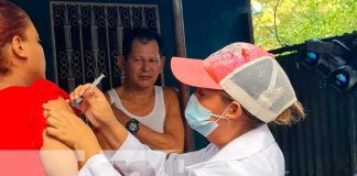 Aplican biológicos anti COVID-19 a la población del barrio El rodeo, Managua