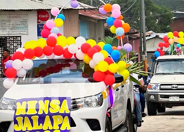 En Jalapa dieron la bienvenida al 2022 con "Carnaval de la Esperanza"