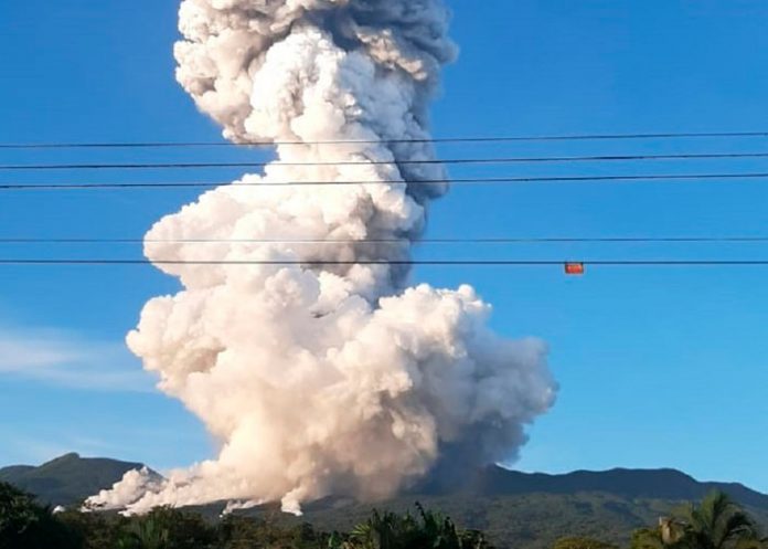 Volcán Rincón de la Vieja, Costa Rica registra nueva erupción