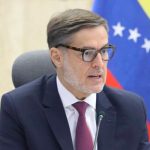 Gobierno de Venezuela ordena devolución de bienes de su embajada en EE.UU.