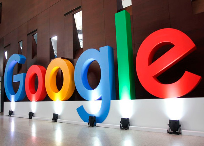 Francia impone multas millonarias a Google y Facebook