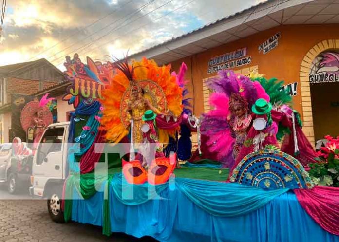 Familias de Juigalpa dan la bienvenida al Año Nuevo con un colorido Carnaval