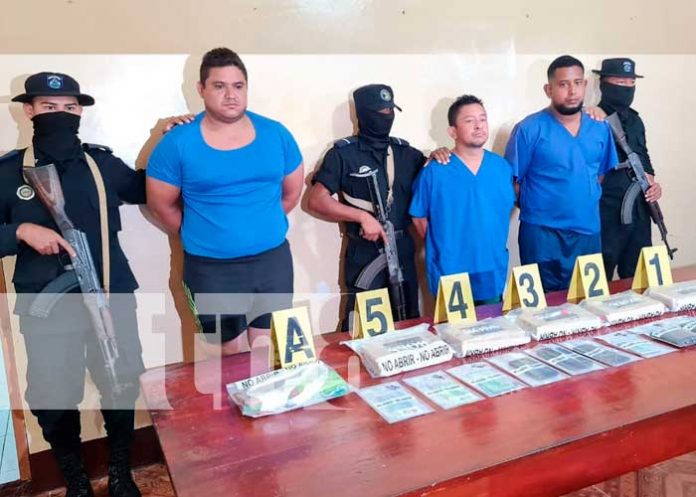 Tres detenidos, 5 kilos de cocaína y una camioneta incautada en El Rama