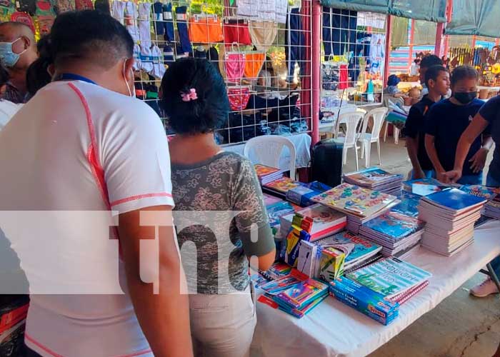 Parque de Ferias en Managua con grandes descuentos en artículos escolares