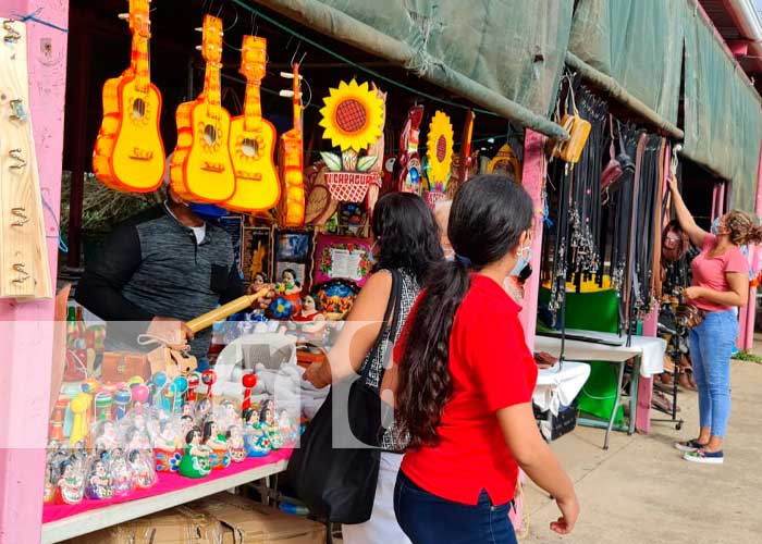 Managua: Rose Creaciones ofrece fina bisuteria en el Parque Nacional de Feria