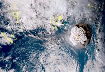 Costa de Estados Unidos en alerta tras erupción del volcán Tonga