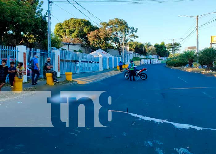 Mujer muere al perder el control de su motocicleta en Managua 