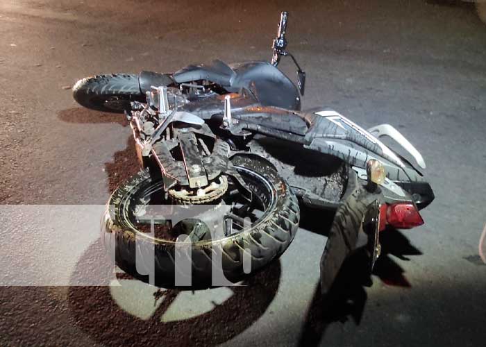 Mujer es atropellada por motociclista en Managua