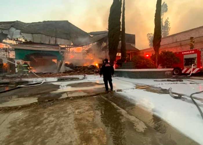  Tremendo incendio en una fábrica de Mexico (Video)