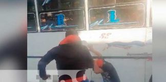 Busero y taxero se dan con todo en Managua (VIDEO)
