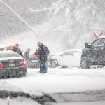La nevada en Estados Unidos bloquea a automovilistas decenas de horas