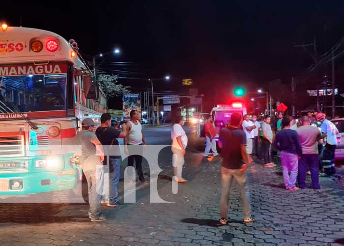 Managua: Dos lesionados en accidente ocurrido en semáforos del mercado mayoreo