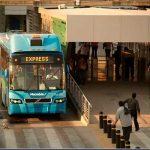 Mujer tiene labores de parto en un autobús de Brasil