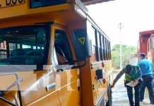 Inspección de buses escolares