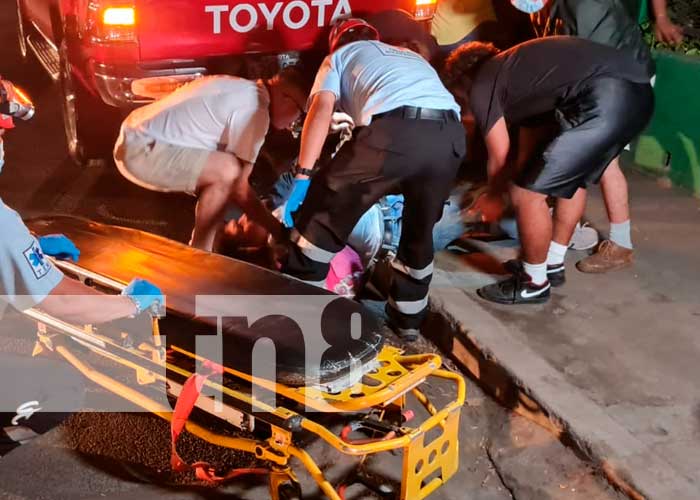 Personas lesionadas por un imprudente conductor en el sector Las Colinas