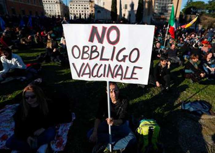 Pobladores de Italia en protestas sobre el COVID 19