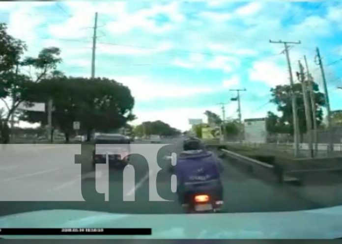 Repartidor comete infracción de tránsito en Managua