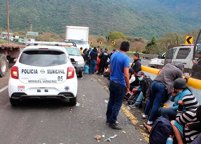 ¡Nota trágica en México! Varios migrantes heridos tras choque de camión